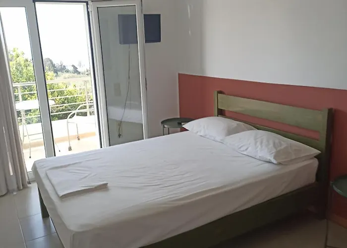 Staring At The Sunset Χανιά